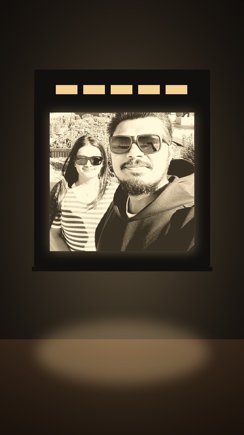 Lithophane of a couple at a golden temple courtyard